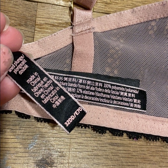 Victoria’s Secret 32DD Lightly lined plunge - Picture 16 of 16